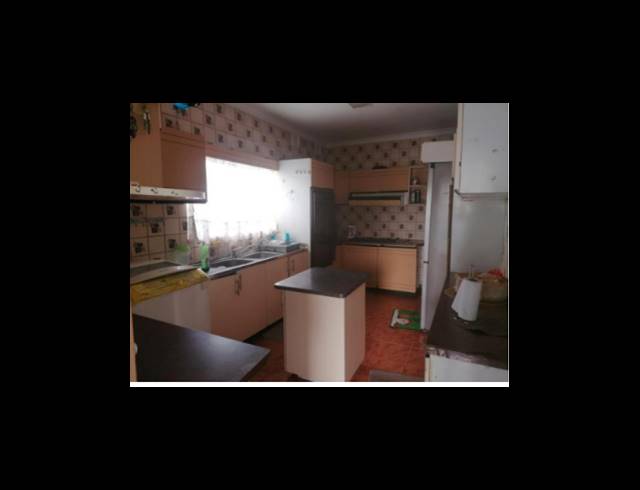 6 BEDROOM HOUSE FOR SALE IN RISECLIFF